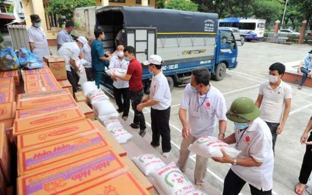 “Chút quà” không thể “yêu thương” của Việt Tân