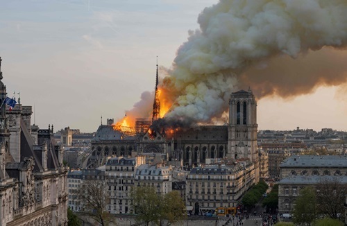 Chuyện minh bạch thông tin vụ Rạng Đông liên hệ với vụ Nhà thờ Đức bà ở Paris