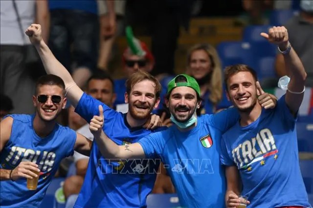 Cổ động viên Italy 'hẹn' đội tuyển Pháp ở trận chung kết EURO 2020