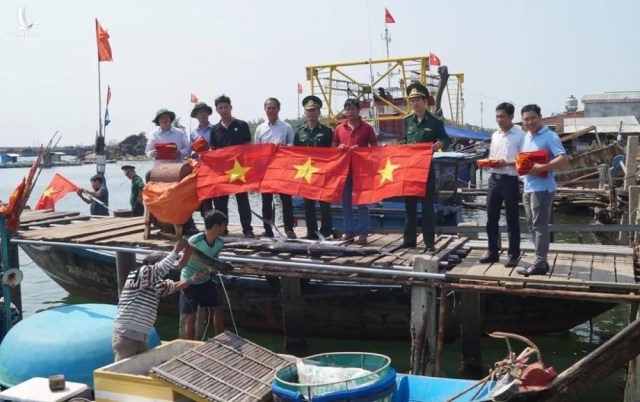 Cớ làm sao “Việt Tân” lồng lộn lên khi người dân ủng hộ lời kêu gọi của Thủ chống chống virus?