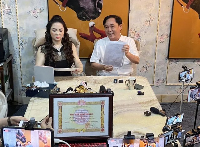 Cơ quan chức năng cần khẩn cấp “vá” lại những lỗ hổng từ livestream