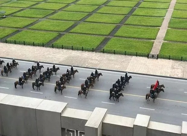 Hôm nay, CSCĐ Kỵ binh diễu hành trước Lăng Bác và nhà Quốc hội