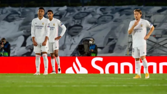 Cú sốc ở Champions League: 'Kền kền trắng' gãy cánh tại Alfredo Di Stefano