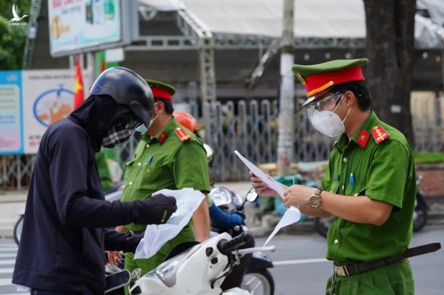 Cuộc gọi nữa đêm đến số máy Đại tá Thắng và những chiếc bếp vẫn còn đỏ lửa