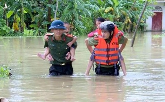 Đại biểu cứ chỉ thẳng là công an nào