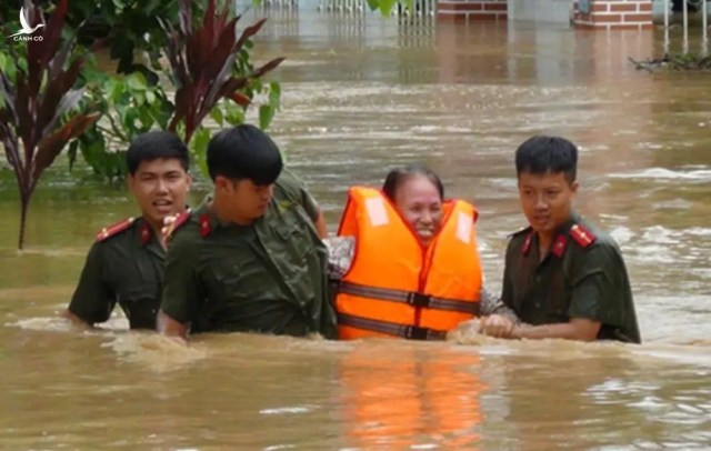 Đại biểu cứ chỉ thẳng là công an nào