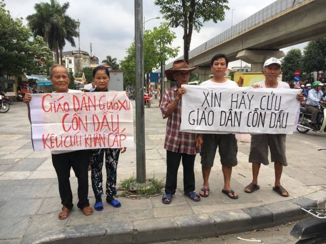 "Dân Oan Cồn Dầu" Đến Trụ Sở Tiếp Công Dân Trung Ương Để "Cầu Cứu"