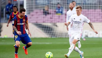 Đánh bại Barcelona, Real Madrid lên đầu bảng La Liga