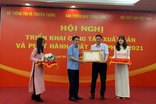 Đẩy mạnh ứng dụng công nghệ thông tin trong xuất bản, phát hành