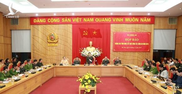 Đề nghị các cơ quan báo chí cung cấp thông tin, giám sát, ủng hộ lực lượng CAND