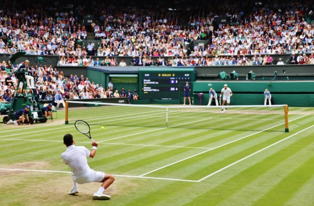 Djokovic: 'Vua' mới của Wimbledon