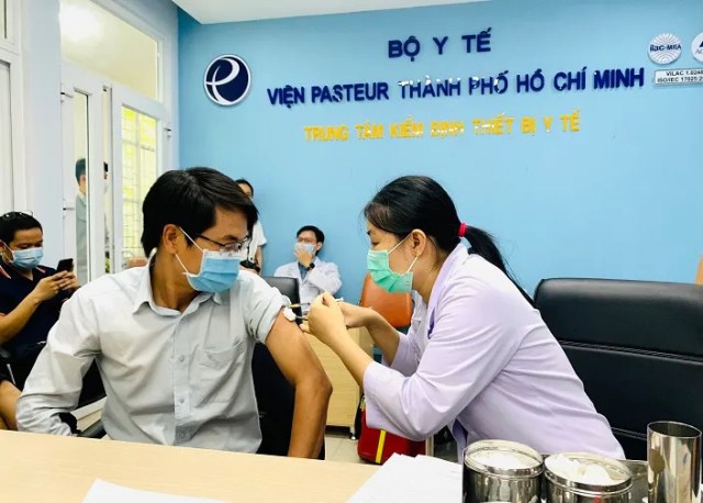 Doanh nghiệp du lịch tạm ngưng chào bán tour đi Mỹ tiêm vaccine