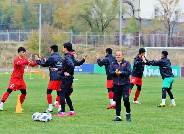 Đội tuyển U23 Việt Nam vượt thời tiết giá lạnh tại Kyrgyzstan