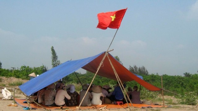 Đồng Tâm: Lê Đình Kình đã cướp đất quốc phòng và tự biến mình thành khủng bố như thế nào?