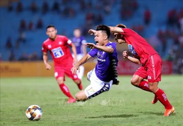 Đốt pháo sáng trên sân Hàng Đẫy, Hải Phòng FC vẫn thua 0-1