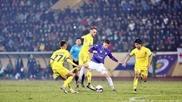 Các câu lạc bộ bắt đầu than khó vì V-League 2021 lùi thêm 6 tháng