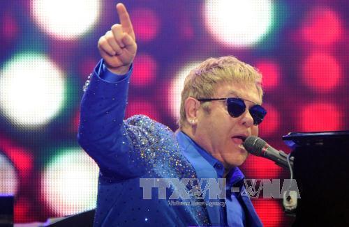 Elton John lên kế hoạch lưu diễn thế giới và ra mắt album mới