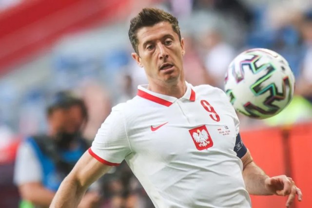 EURO 2020: Ba Lan - Slovakia: Gánh nặng trên vai Lewandoski