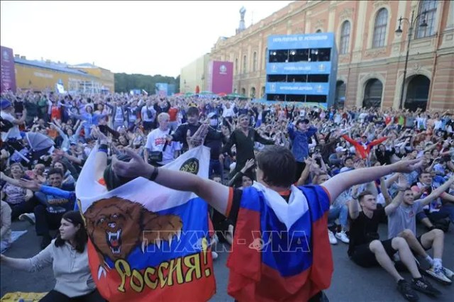 EURO 2020: Đi xem bóng đá thời COVID-19