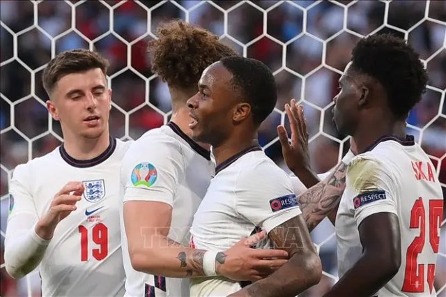 EURO 2020: Sterling ca ngợi chiến thắng của Anh trước Đan Mạch 