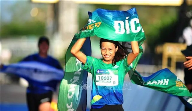 Giải chạy BaDen Mountain Marathon 2021 truyền cảm hứng du lịch 'xanh'