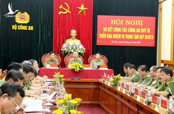 Giải quyết ổn định từ cơ sở các vụ việc phức tạp, được dư luận quan tâm Giải quyết ổn định từ cơ sở các vụ việc phức tạp, được dư luận quan tâm