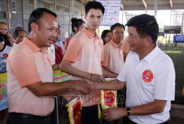 Giao lưu thể thao kỷ niệm 60 năm chuyên gia Công an Việt Nam tại Lào