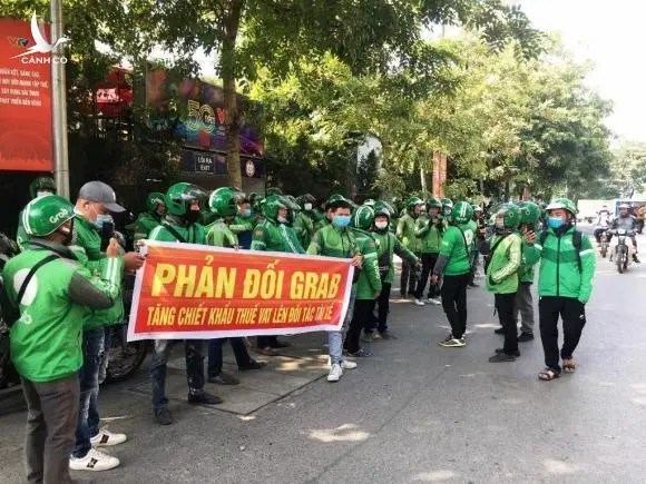 Grab chơi bẩn và cú bẻ lái “thần sầu”