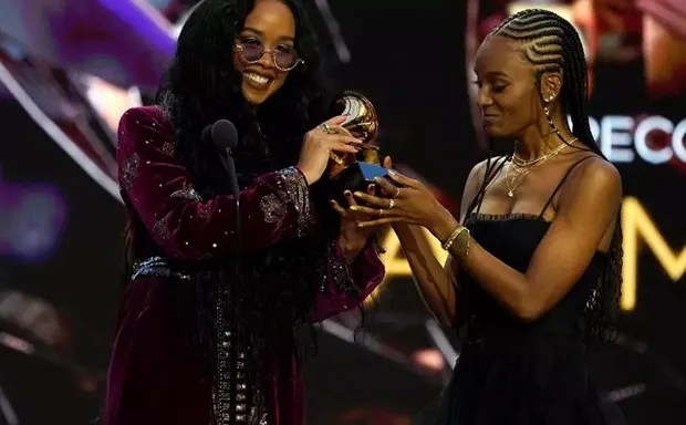 Grammy 2021: Giải 'Bài hát của năm' thuộc về một ca khúc chống phân biệt chủng tộc