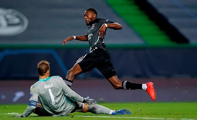 Hạ Lyon, Bayern Munich cùng PSG tạo nên trận 'chung kết trong mơ'