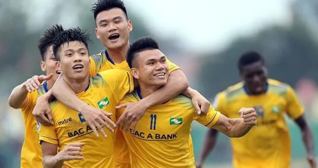 Hà Nội FC - SLNA: Công cường gặp đá tảng