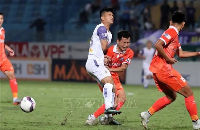 Hà Nội thất thủ 0-1 trước Bình Định ngay tại sân Hàng Đẫy