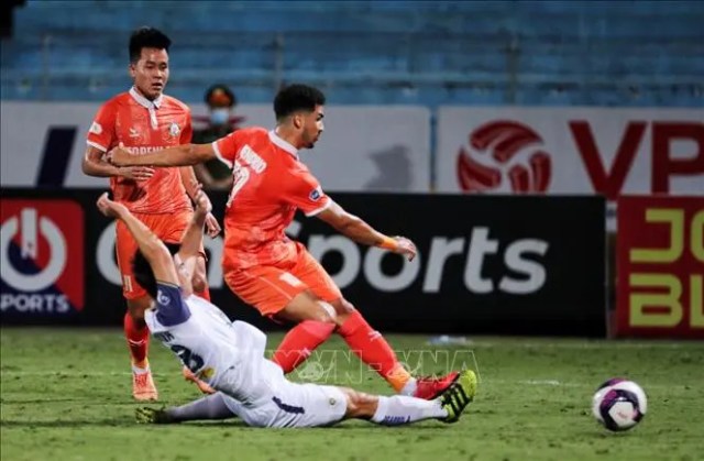 Hà Nội thất thủ 0-1 trước Bình Định ngay tại sân Hàng Đẫy