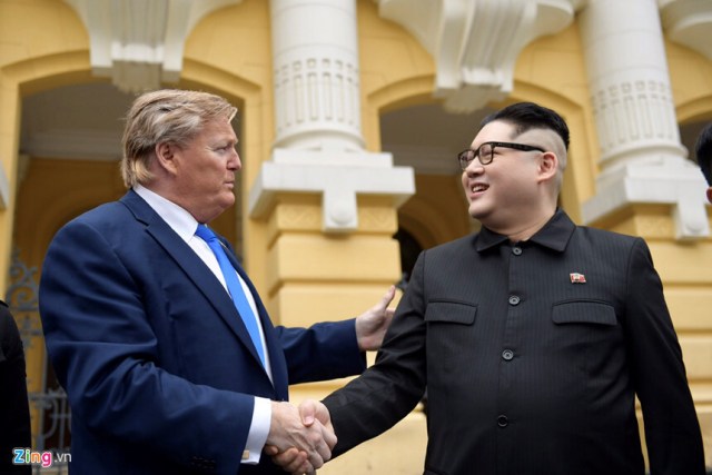 Hai nhân vật giả Trump - Kim bị 'tống' khỏi khách sạn ở Hà Nội