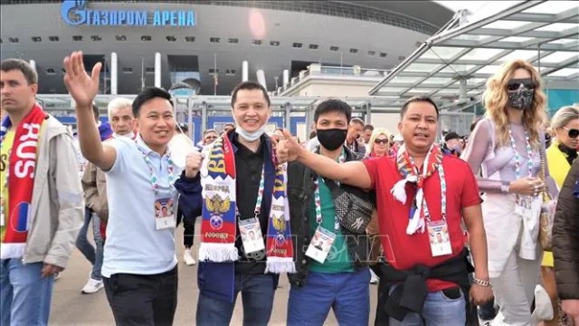 Hành trình 'săn vé' EURO 2020 của người Việt tại Nga