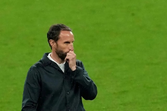 HLV Gareth Southgate: 'Trách nhiệm thuộc về tôi'