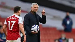 HLV Mourinho: 'Người đặc biệt' thành 'Người bình thường'