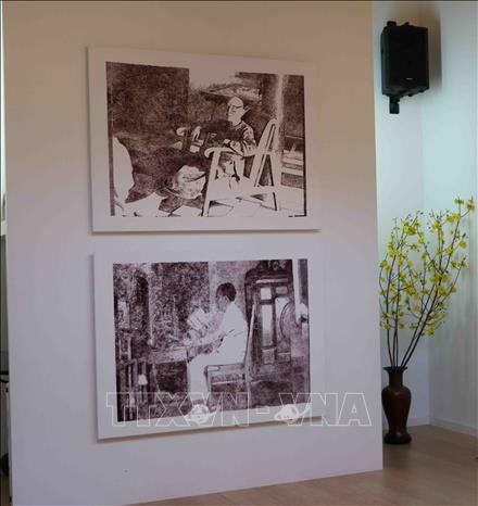 Họa sĩ Bỉ gốc Việt tìm về nguồn cội qua những bức tranh Họa sĩ Bỉ gốc Việt tìm về nguồn cội qua những bức tranh