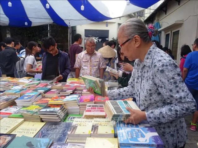 Hoàn thiện chiến lược phát triển văn hóa - Bài 1: Không ngừng đa dạng các hoạt động văn hóa