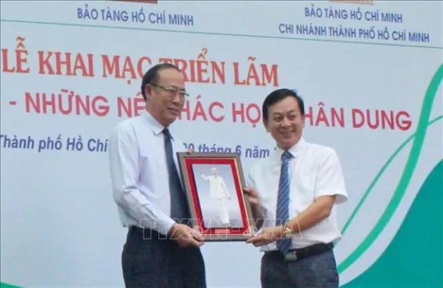 Hơn 200 tư liệu trưng bày tại triển lãm 'Hồ Chí Minh - Những nét phác họa chân dung'​