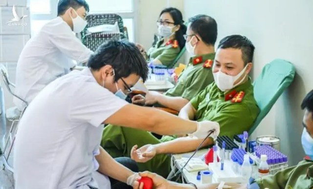 Hơn 40.000 đơn vị máu không phải là tất cả những gì các chiến sỹ đã cho đi Hơn 40.000 đơn vị máu không phải là tất cả những gì các chiến sỹ đã cho đi