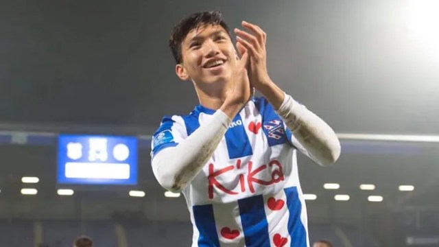 Huấn luyện viên Heerenveen muốn Văn Hậu ở lại