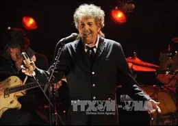 Huyền thoại âm nhạc Bob Dylan bán toàn bộ các tác phẩm cho Universal