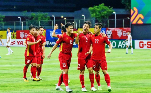 Kết thúc vòng bảng với vị trí nhì bảng, tuyển Việt Nam hẹn gặp Thái Lan ở bán kết Kết thúc vòng bảng với vị trí nhì bảng, tuyển Việt Nam hẹn gặp Thái Lan ở bán kết