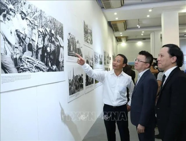 Khai mạc Triển lãm ảnh 'Cuba trong trái tim nhân dân Việt Nam'