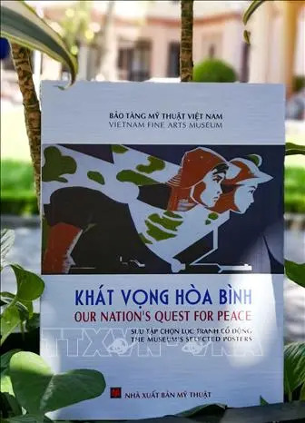 Khai trương trưng bày 'Sưu tập tranh cổ động'