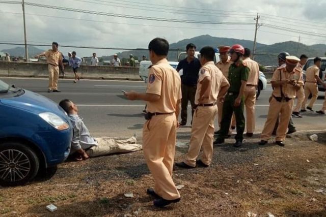 Khi Cảnh Sát Giao Thông Bị Báo Chí Tước Sạch Vũ Khí Bảo Vệ Pháp Luật Và Tính Mạng