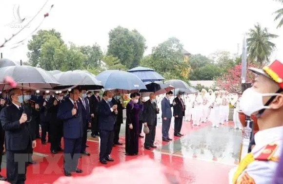 Lãnh đạo Đảng, Nhà nước thành kính tưởng nhớ Chủ tịch Hồ Chí Minh