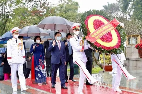 Lãnh đạo Đảng, Nhà nước thành kính tưởng nhớ Chủ tịch Hồ Chí Minh