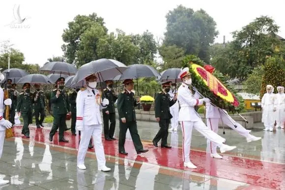 Lãnh đạo Đảng, Nhà nước thành kính tưởng nhớ Chủ tịch Hồ Chí Minh